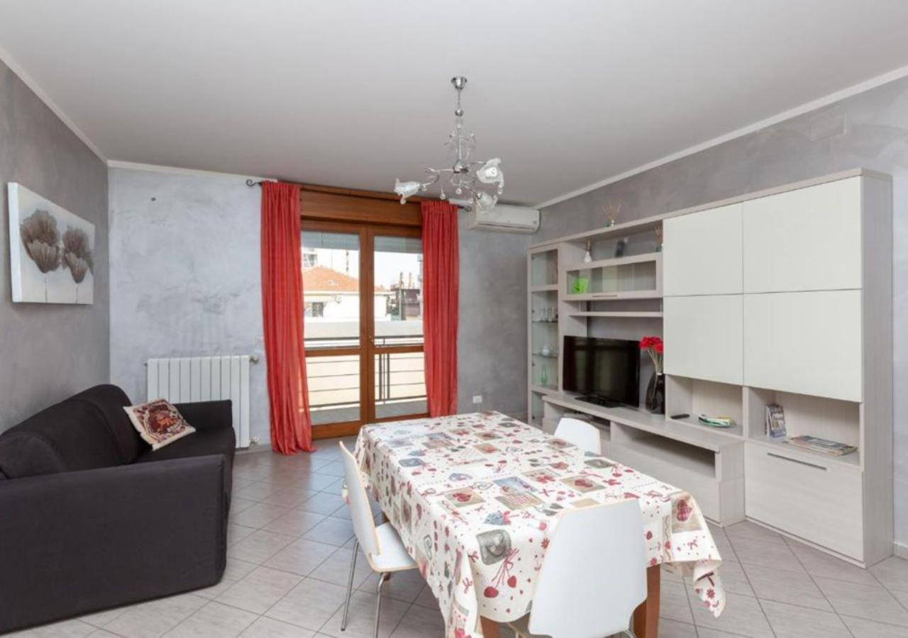 Comfy Cozy Apartment Close To Metro Turin Ngoại thất bức ảnh